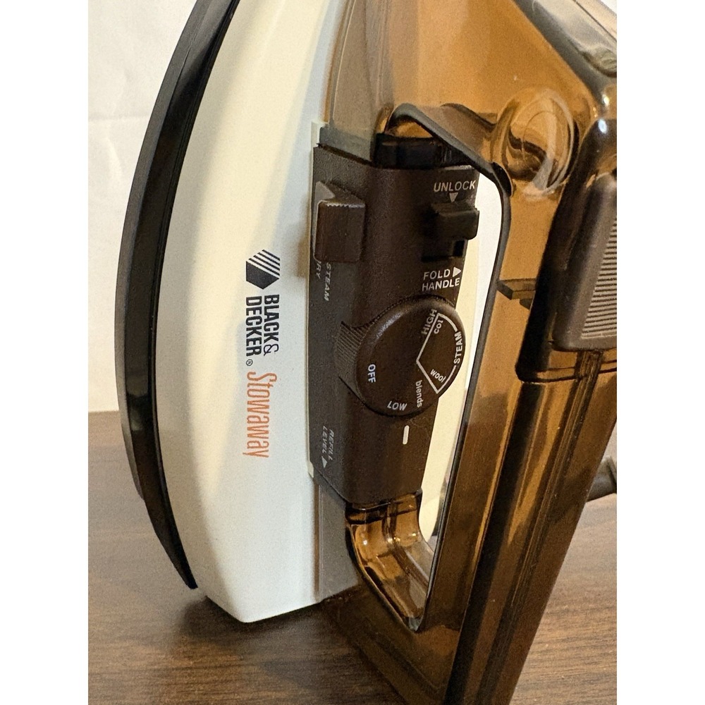 VintageBLACK+DECKER Stowaway Corded Adjustable Steam Iron, Steam, Folding Handle - Picture 9 of 9